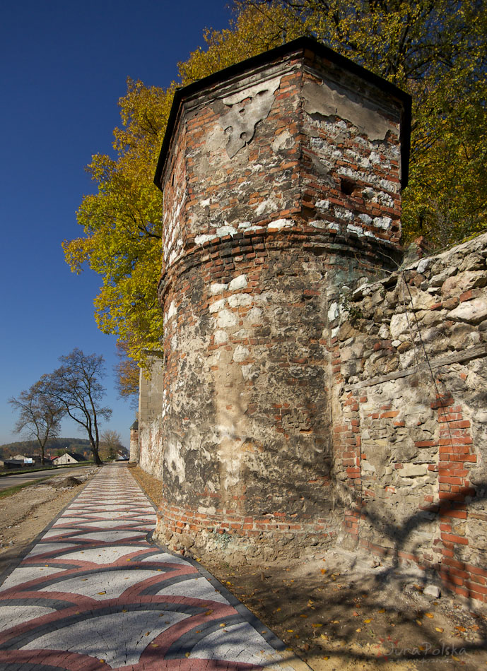 Mur obronny klasztoru w Mstowie - Wancerzowie