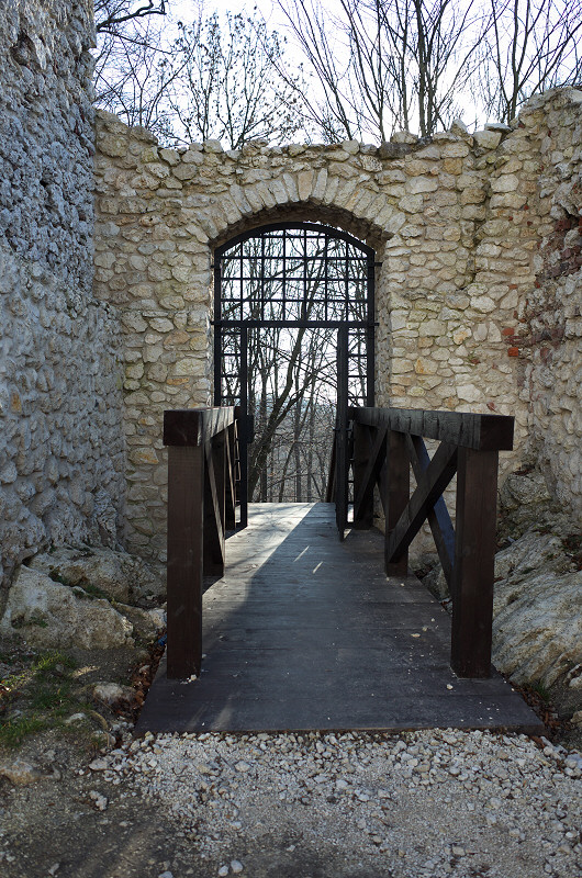 Zamek Pilcza w Smoleniu po zakończeniu prac renowacyjnych w 2015r.